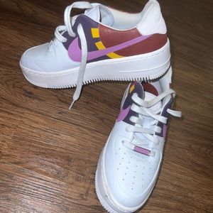 Gently worn platform AF1s